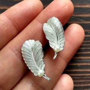 Sterling Pearl Boyd Bond Screw Back Earrings Vintage 1950's